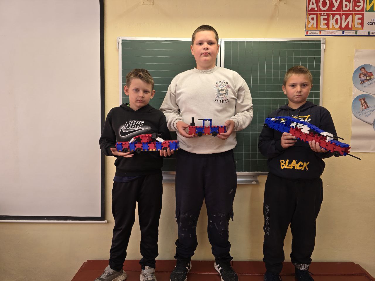Конкурсы рисунков и поделок приуроченные ко Дню памяти и скорби 22 июня - дню начала Великой Отечественной войны.